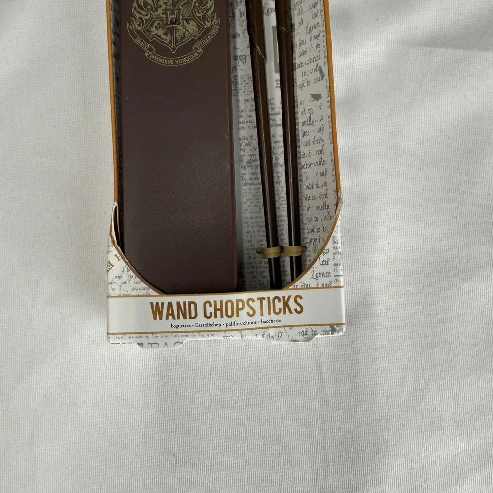 Harry‎ Potter Wand Chopsticks with Hogwarts Crest Storage Case Paladone New